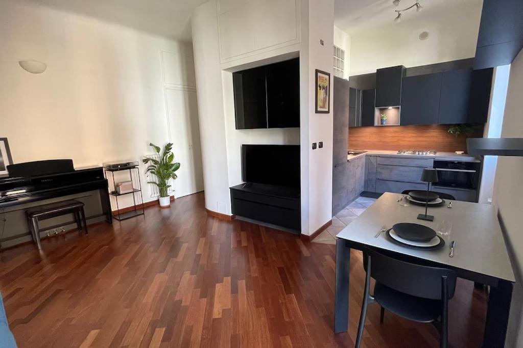 "Iris" Milano Lunigiana In Stazione Centrale Apartment Exterior photo